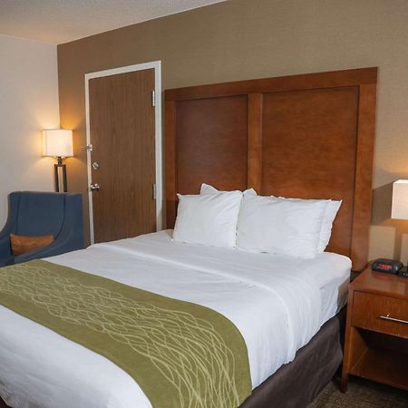 Comfort Inn & Suites Erie Exterior photo